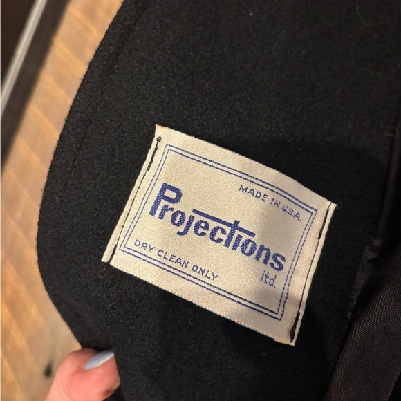 Vintage Projections Elegant Black Coat with Red Accents 100% wool - Picture 4 of 9